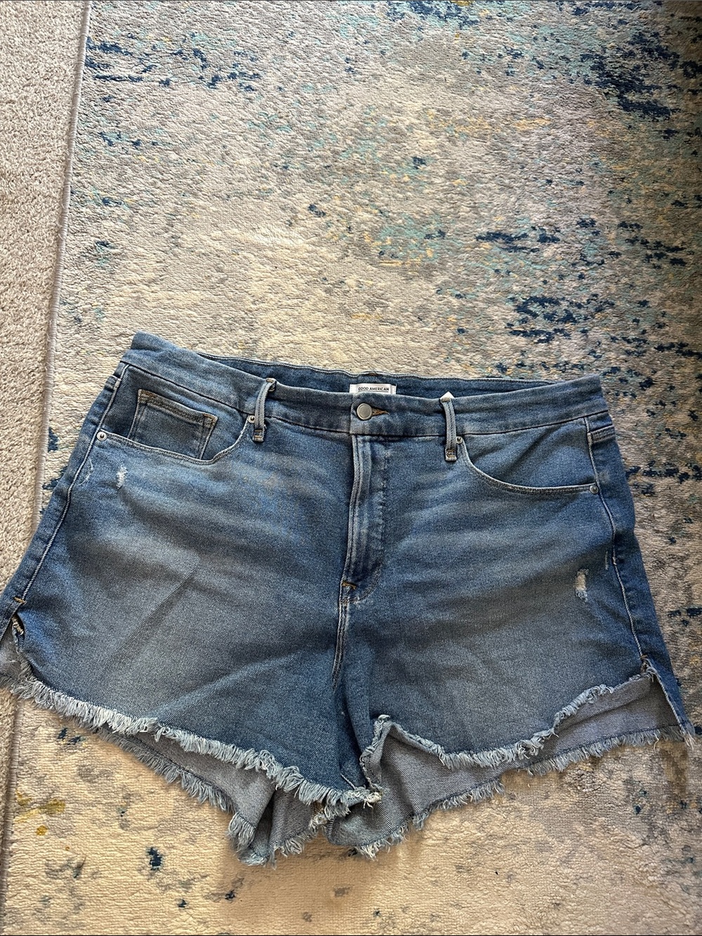 Good American Blue Frayed Hem Denim Shorts